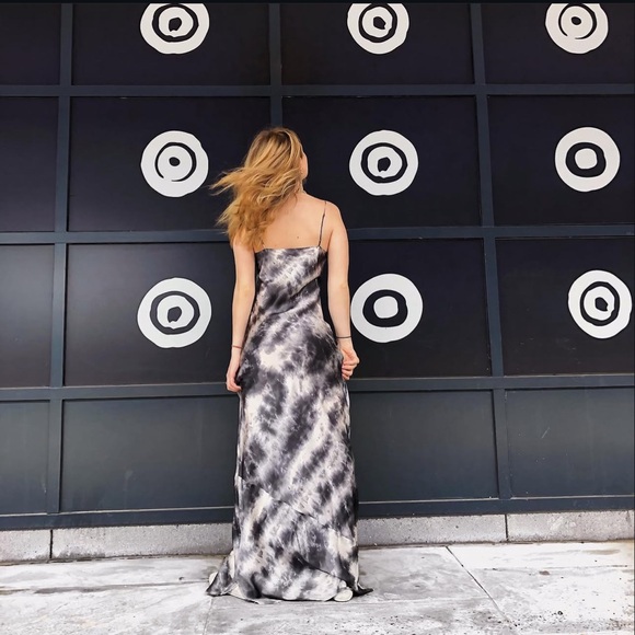 NILI LOTAN CAMI SILK GOWN IN GUNMETAL TIEDYE - Picture 4 of 9
